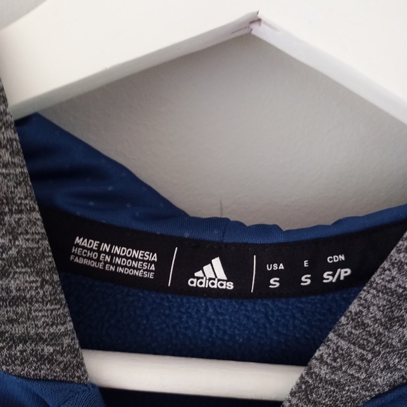 Toronto Maple Leaf Hoodie - Picture 5 of 5